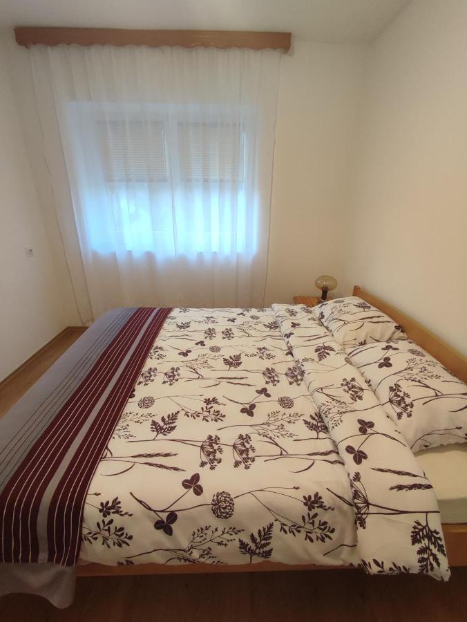 Apartman Adna Kulen Vakuf Exterior photo