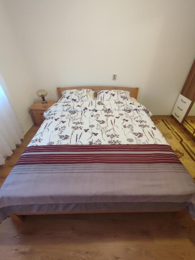 Apartman Adna Kulen Vakuf Exterior photo