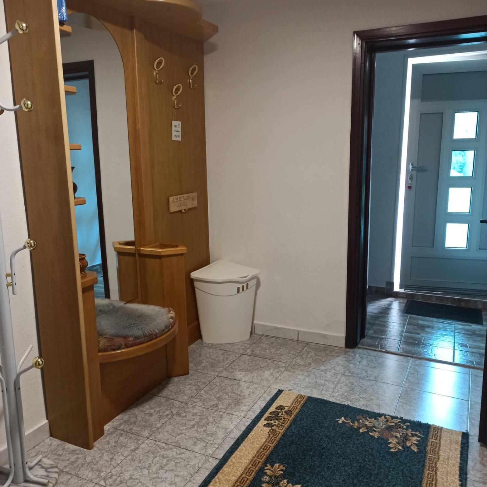 Apartman Adna Kulen Vakuf Exterior photo